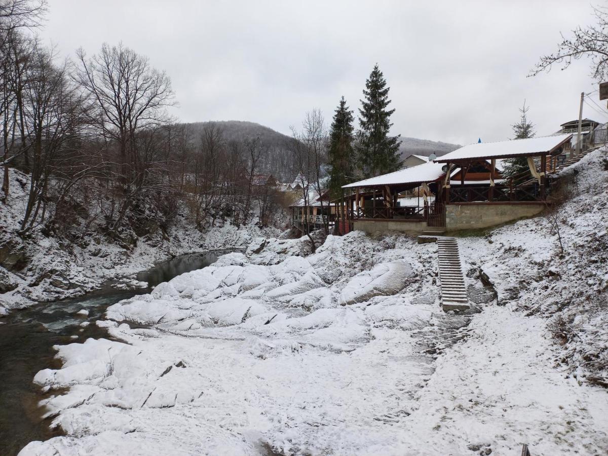Садиба Федорчуків За Рікою Sheshory Exterior photo